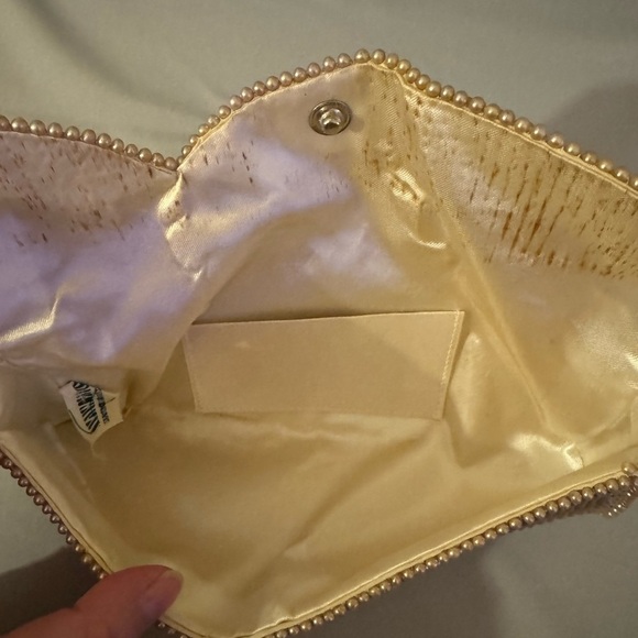 Vintage John Wind champagne beaded clutch - Picture 6 of 7